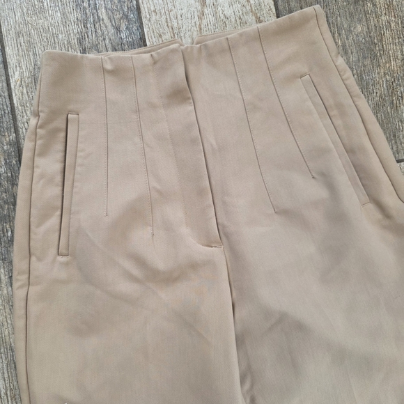 Zara Outfut Bundle Tan Dress Pants Ruffle Top Sz Small - Picture 4 of 4